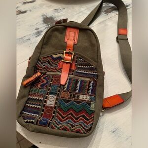 Selling TSD Brand, Crossbody, 100% Ginuwine leather color is olive.